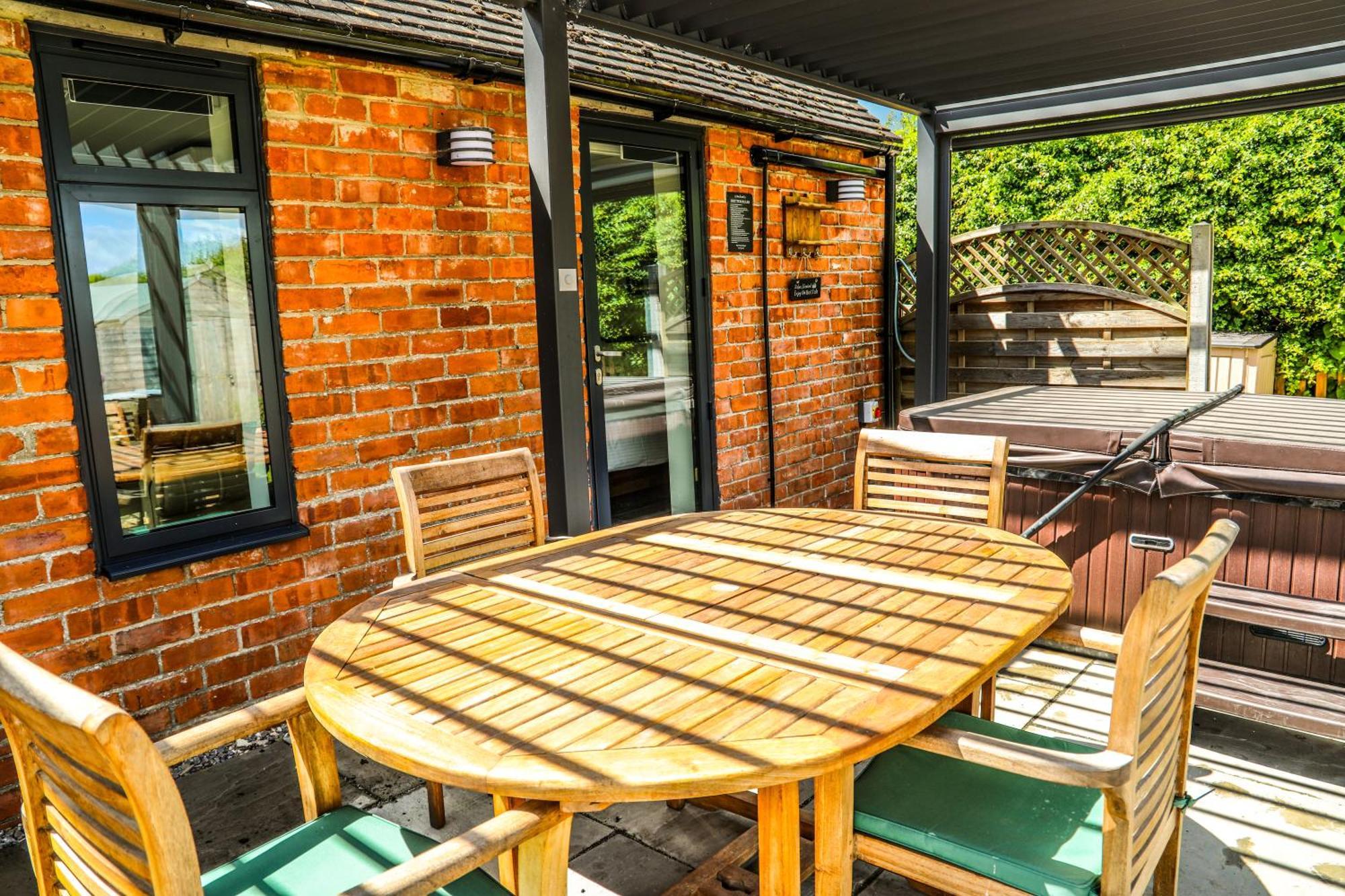 Cottage With Hot Tub - Near Cheltenham And Tewkesbury Dış mekan fotoğraf